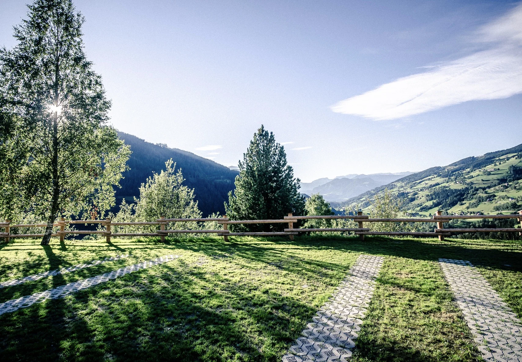 Stellplätze und weiter Blick ins Donnersbachtal